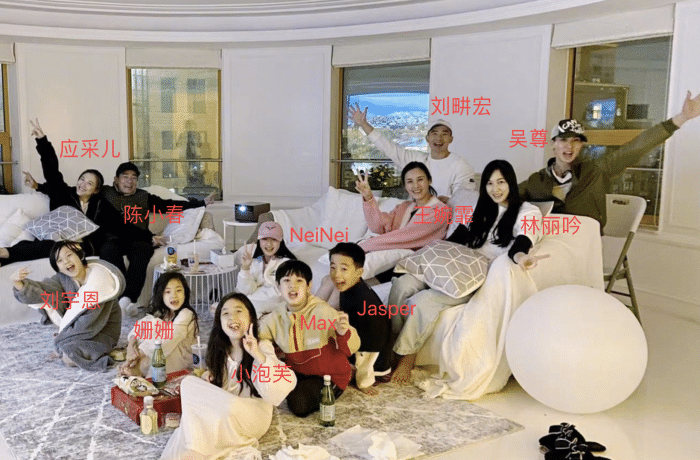 霍思燕晒烫头视频，素颜无滤镜呈现幸福肥，嗯哼时隔半年可爱出镜