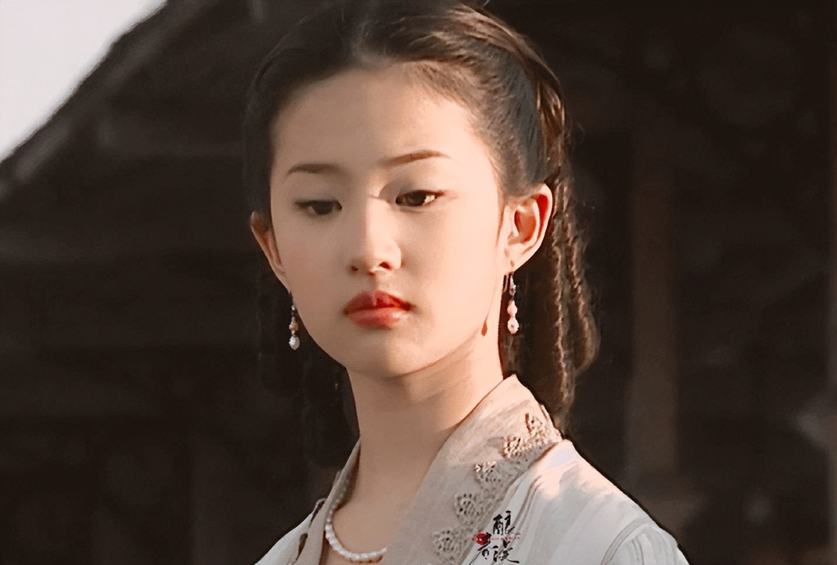 刘亦菲《功夫之王》("木头美人"刘亦菲的无奈,除了抗打的颜值还有啥?