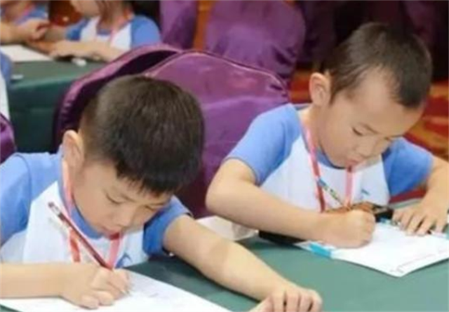 当年，那个被特招入伍，学费由国家承担的8岁特种兵，后来怎样了