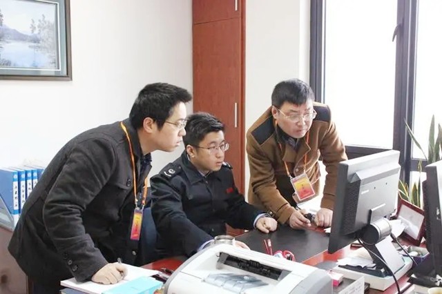 内蒙古贪官花2000万买石头，虚假报销46万，儿子生活费也公款报销