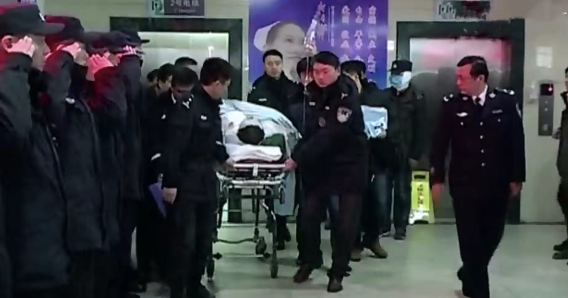 嫌疑人点燃液化气！爆燃瞬间，他以为自己已经牺牲了