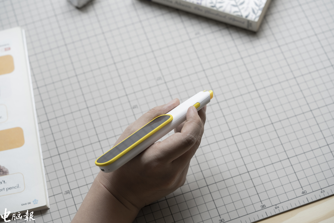 讯飞AI翻译笔P20系列体验：不光会翻译，还是好“老师”