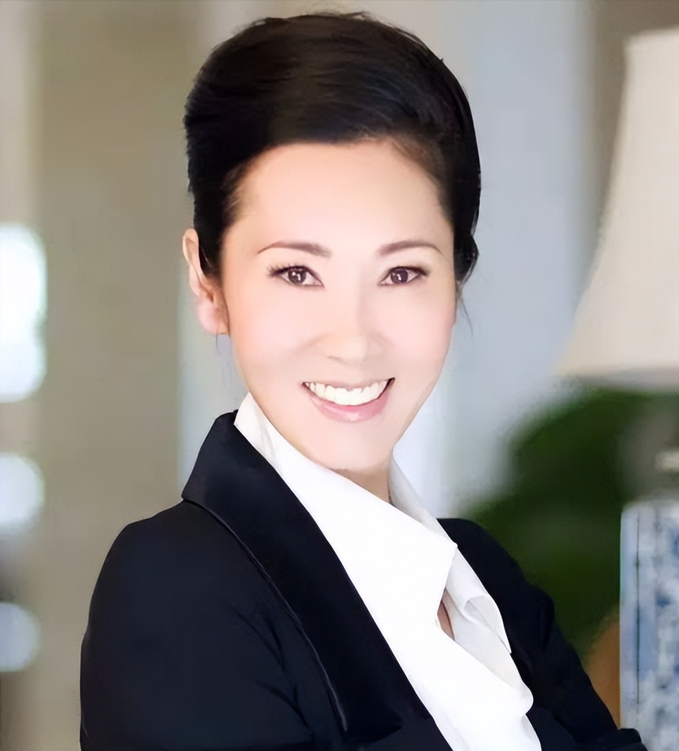 "万达之母"林宁:帮老公还债2000亿,王健林背后的女人有多牛?