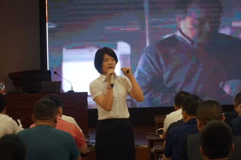不能用手直接触摸身体，入殓师：与鬼神无关，即便是亲人也不可以