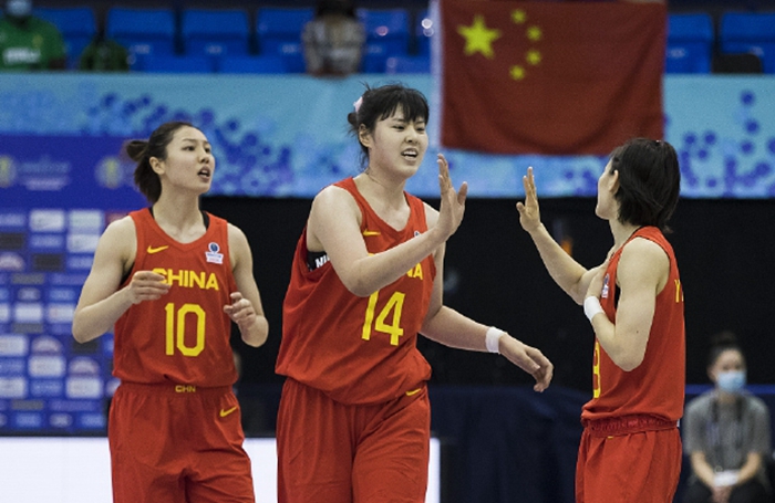 fiba国际篮联五星阵容(喜讯！国际篮联公布世预赛“最佳五人阵容”，中国女篮独占两席)