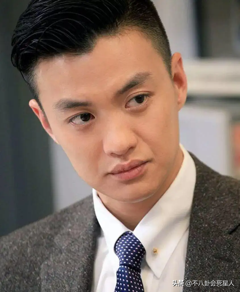 厚嘴唇、大鼻孔、长方脸，这7位男星看似很帅，实则奇怪