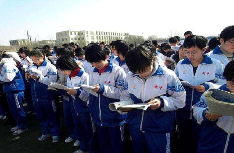 “衡水模式”毁掉多少孩子，两所学校被处罚，家长们醒醒吧