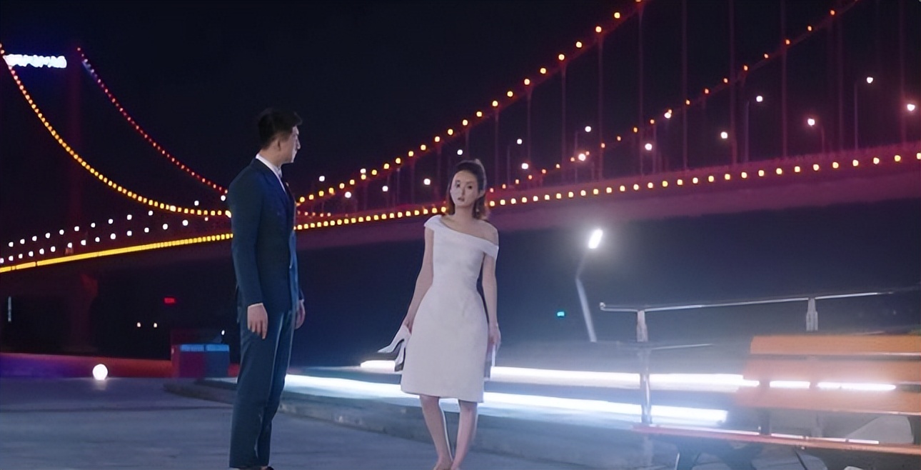 痘痘脸、赘肉、五五分！生图里的女星，让我看见了人间真实