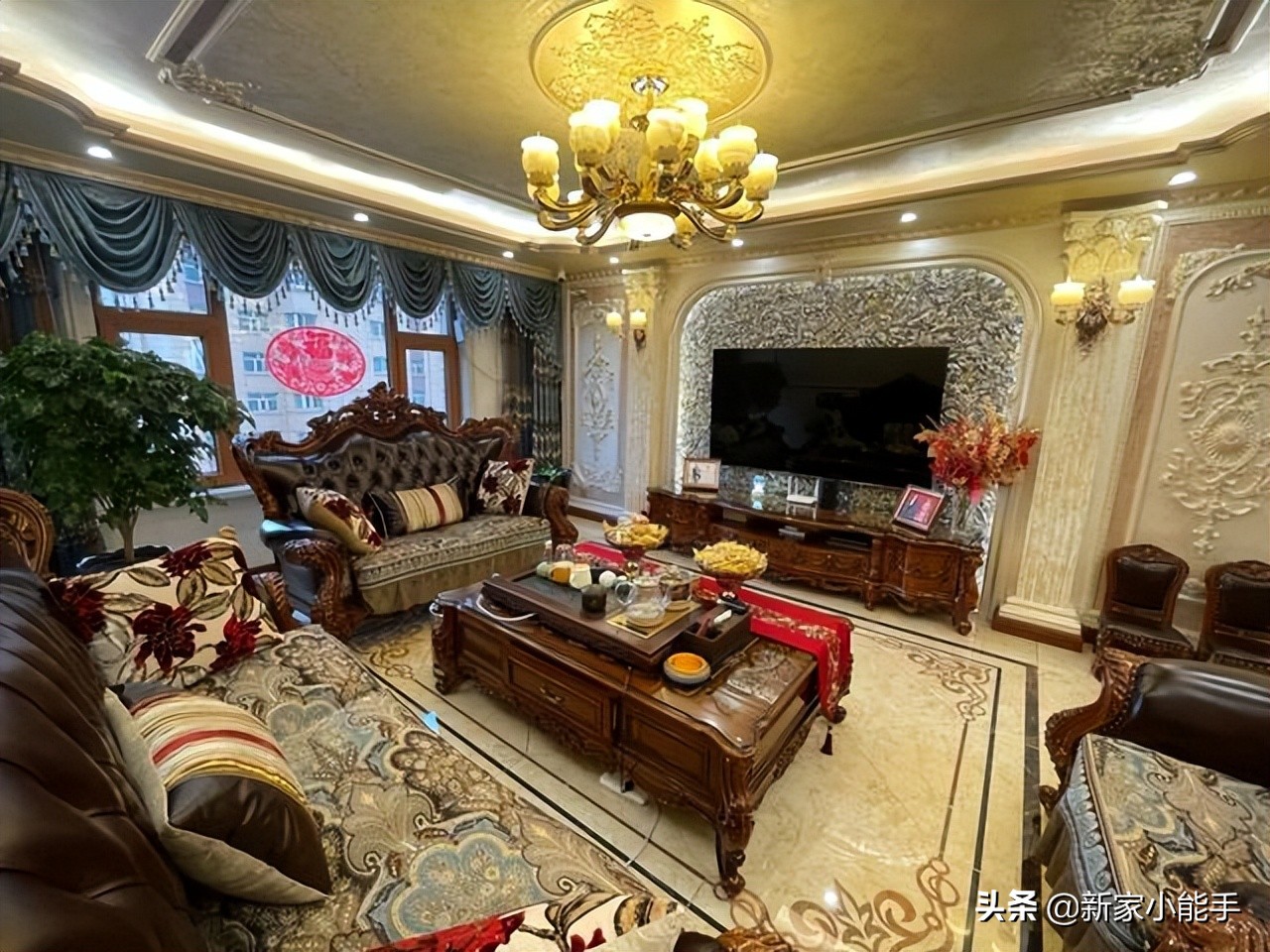 这是我见过比较土豪的装修，漂亮上档次，电视墙估计你都羡慕