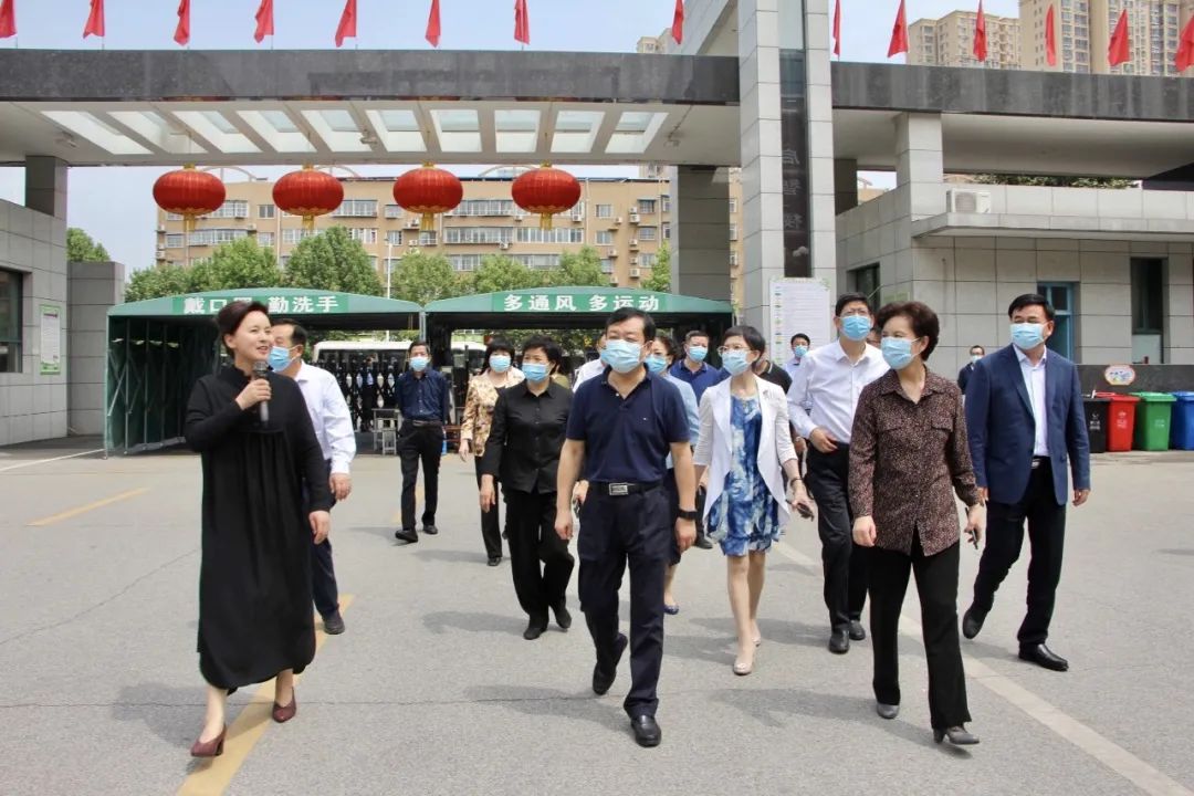 ��������Э��ϯ�Ÿ���һ�е���ʮһѧУ����Ԥ��δ�����˷��﹤��