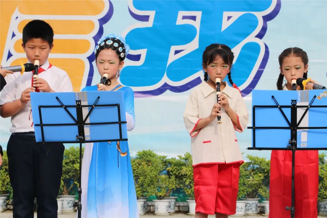 从心起步 健康成长｜实验小学外国语学校举行心理健康主题升旗仪式