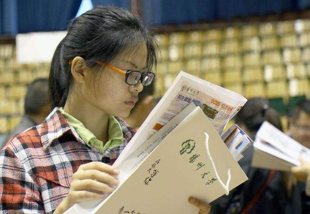 大学生专业“赚钱能力”排名，软件工程月入过万，数学仅排第九