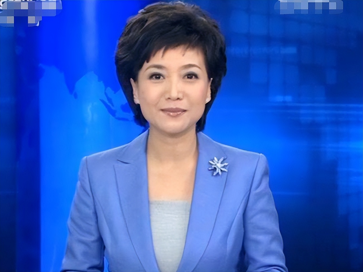 央视主持人贺红梅：事业顺风顺水，如今54岁婚姻状况成谜