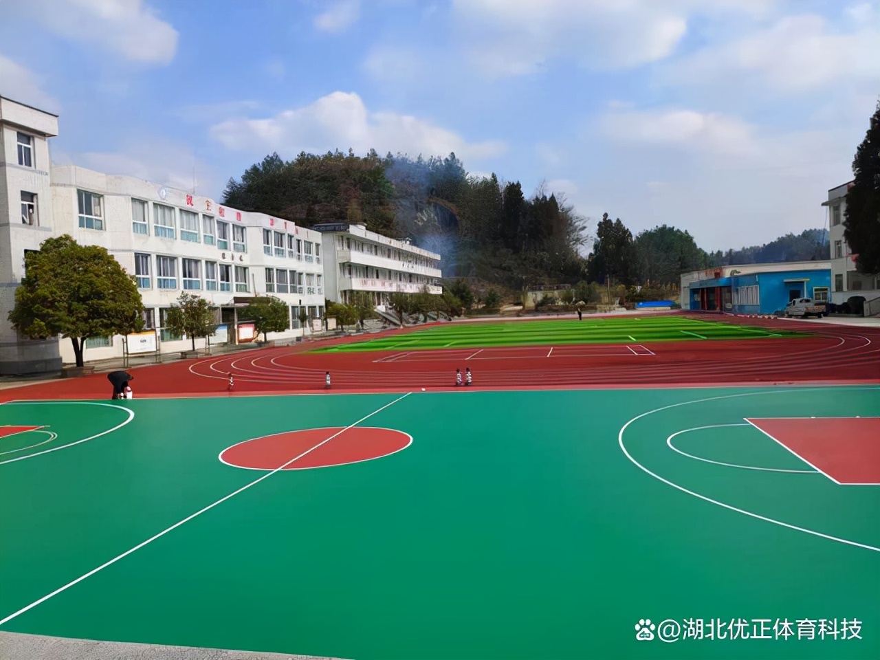 建一个塑胶篮球场多少钱