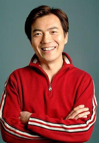 央视著名体育主持人黄健翔：离婚15年，现在生活状况怎样？