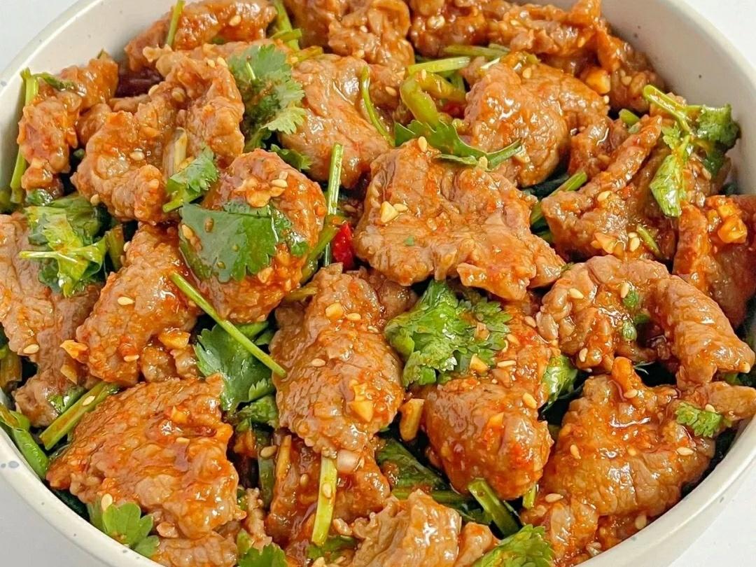 聚餐吃什么（周末聚餐怎么吃？建議八道家宴菜別錯過，顏值靚麗味道佳老少皆宜）
