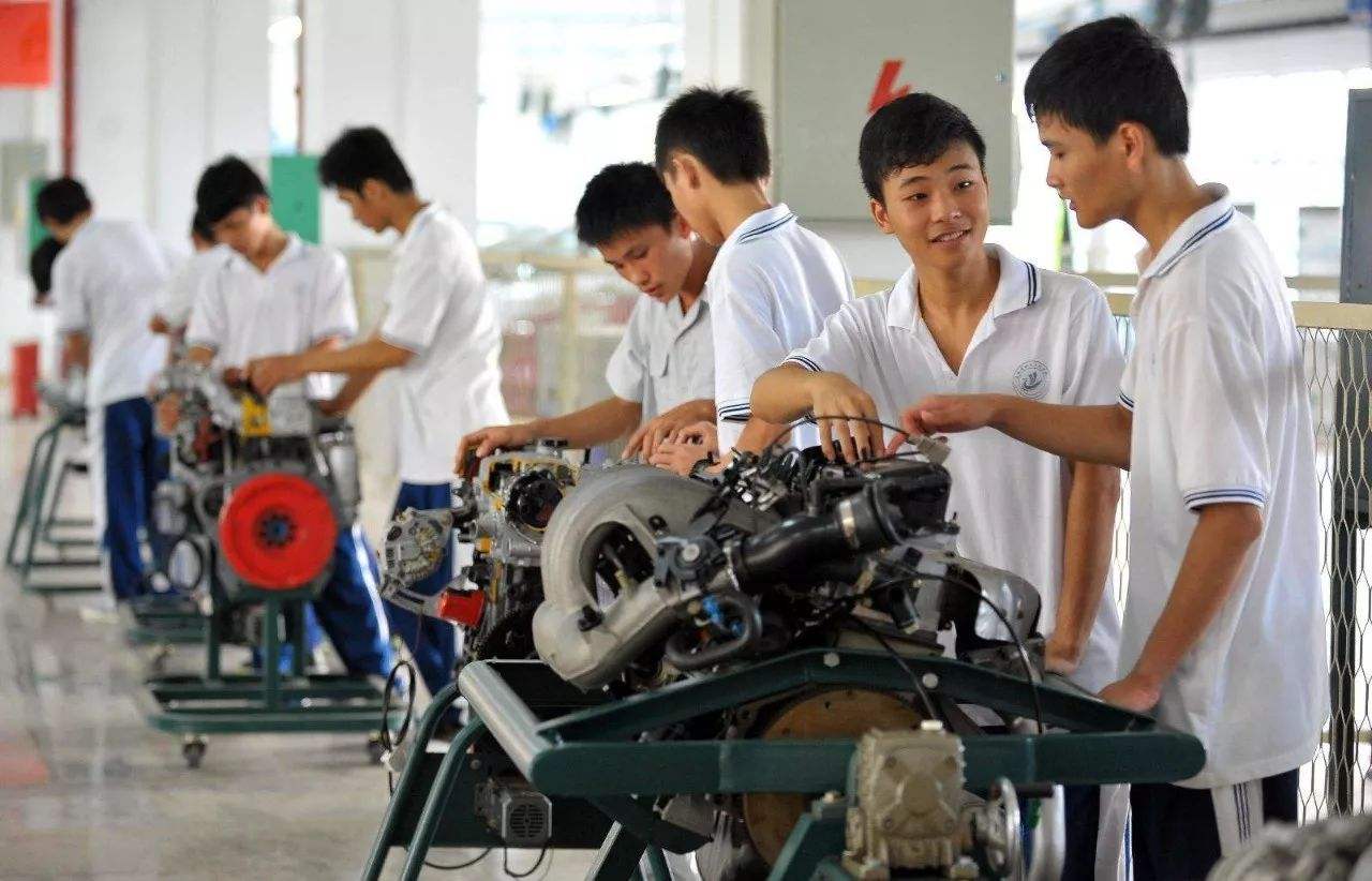 中考失利被分流到职校，学生照样拥有升学可能，家长们可以放心了