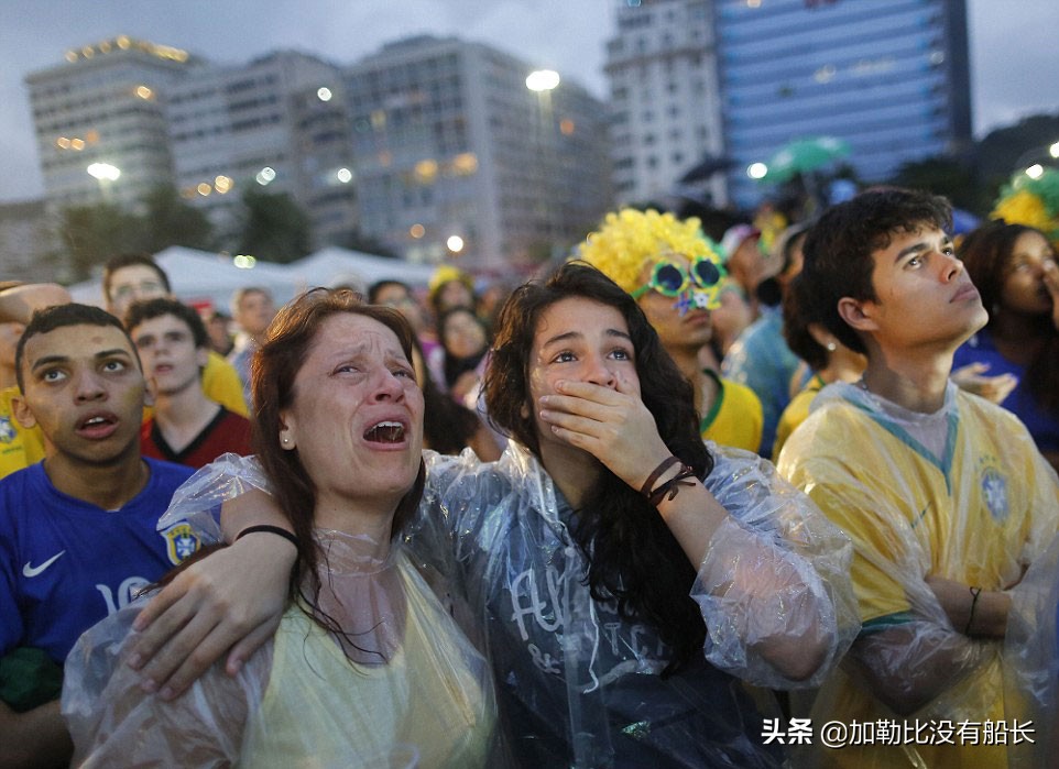 世界杯巴西为什么丢七球(8年前巴西队在家门口的7球惨败是不是一场彻头彻尾的人祸？)