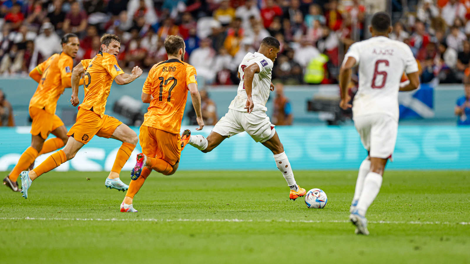 2018年世界杯荷兰晋级之路（2-0！2-1！世界杯太刺激：2场5球，出线4次反转，荷兰夺第1）