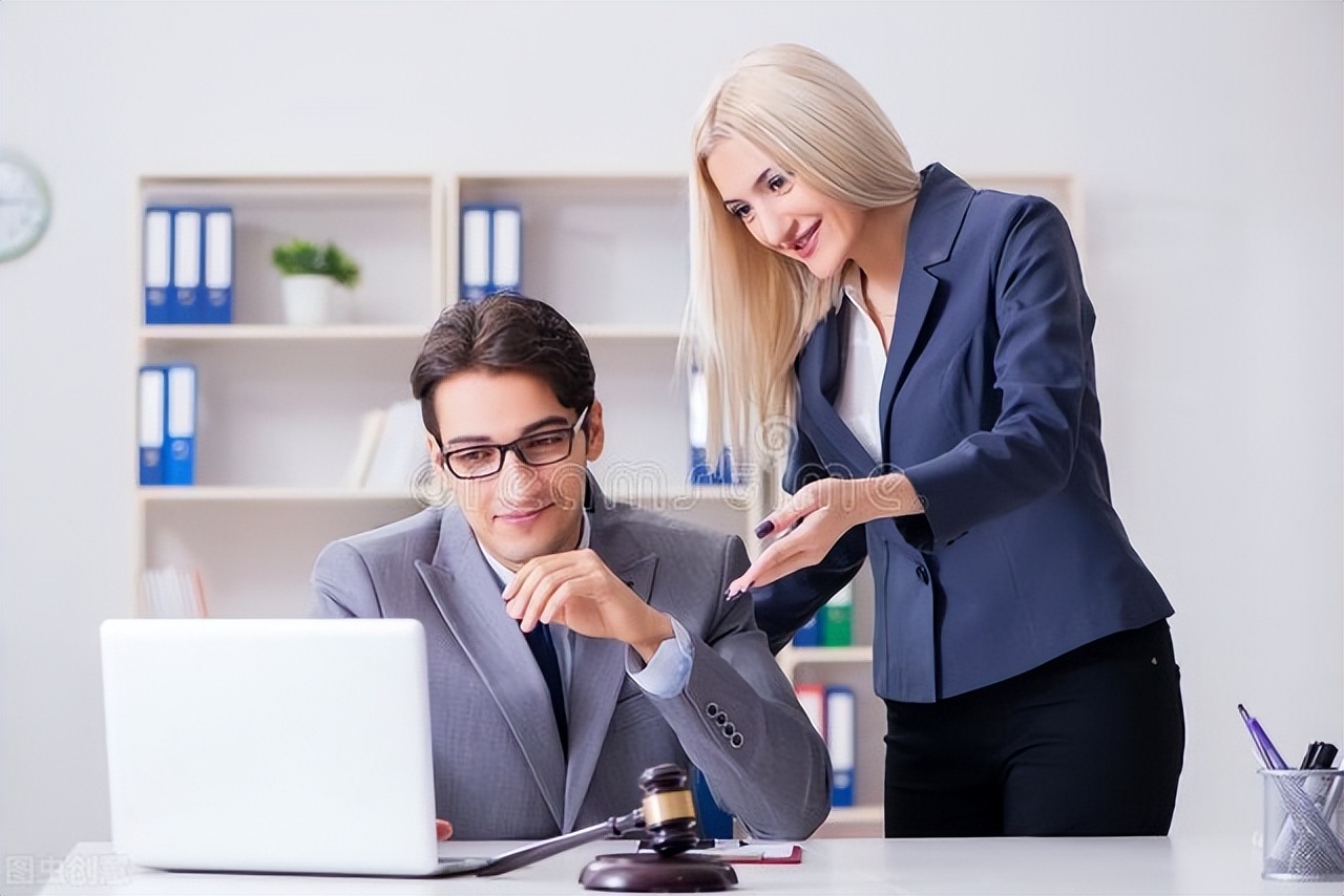 武汉陈某某受诱惑做毒品“生意”成功辩护被判拘5个月