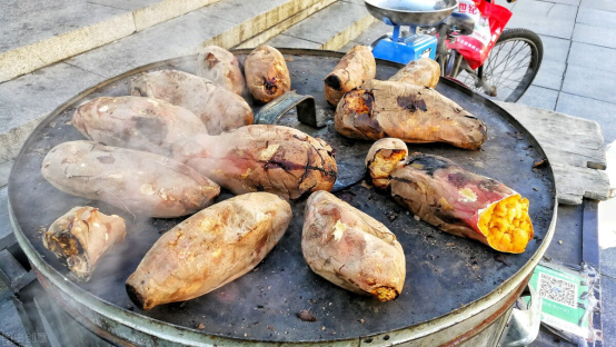 烤红薯原来这么简单，只需电饭锅，不加一滴水，个个流糖汁超好吃