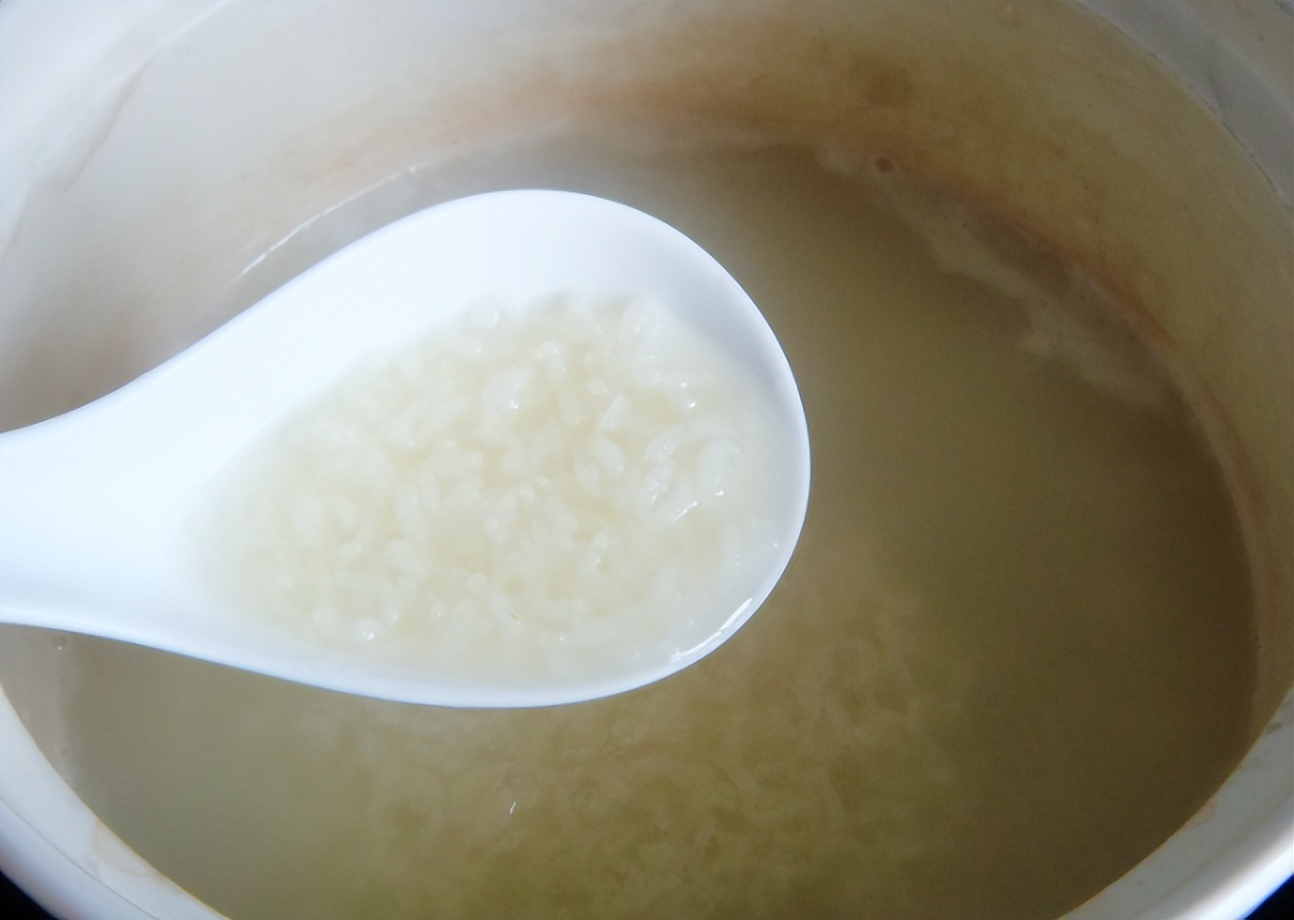 煮粥是冷水下锅还是热水下锅（小米粥开水下米还是冷水下米）-第13张图片-悠嘻资讯网