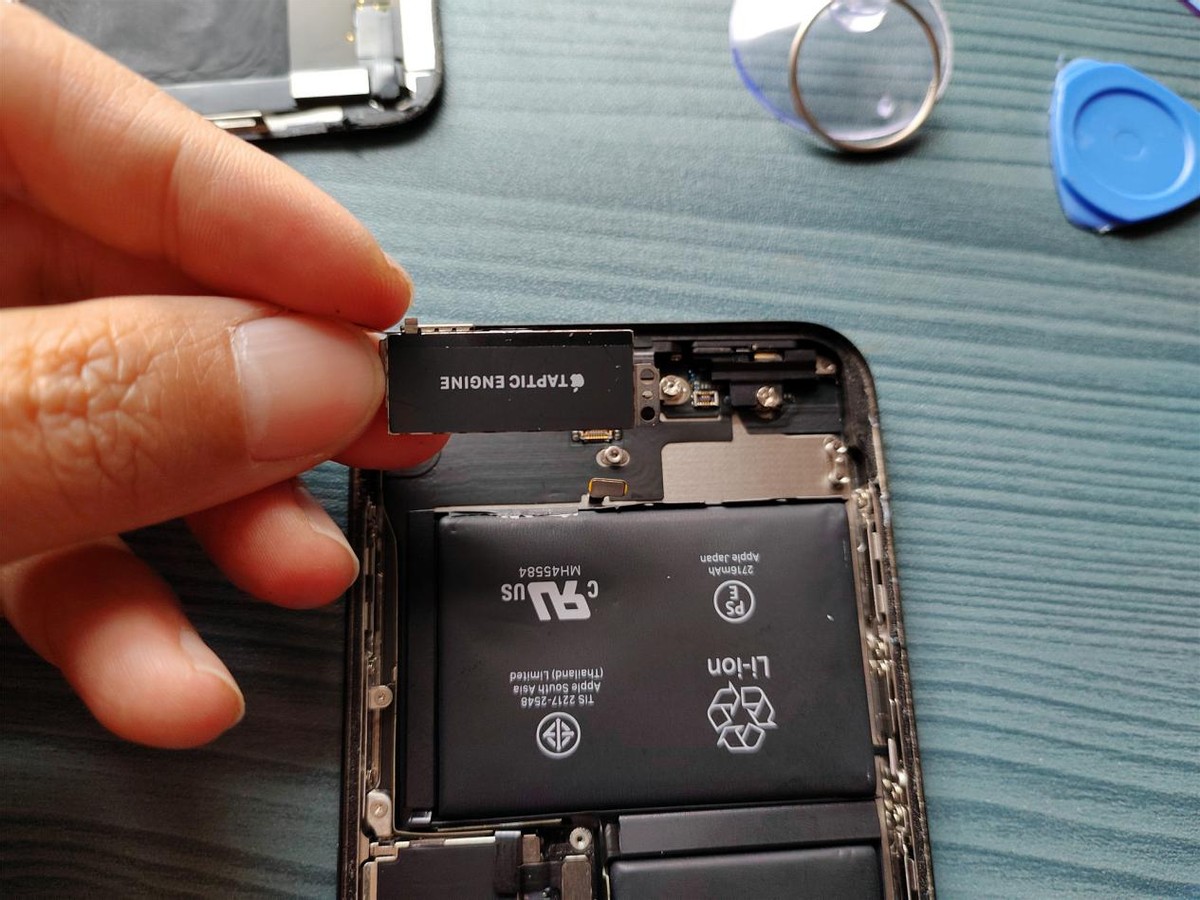 iphonese3买不起,百元左右为iphonex换电池,再战三年