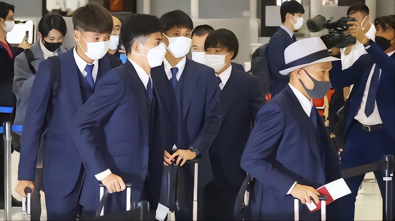 摩洛哥世界杯西装照（盘点世界杯各国球员帅照，哪支队伍的穿搭风格你更钟意？）