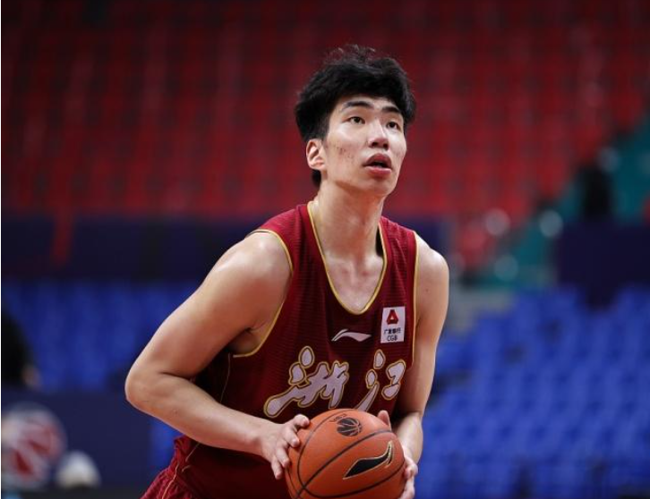 cba余嘉豪为什么不上场了（官宣！第2阶段报销！再见余嘉豪！这下最佳新秀真没了）