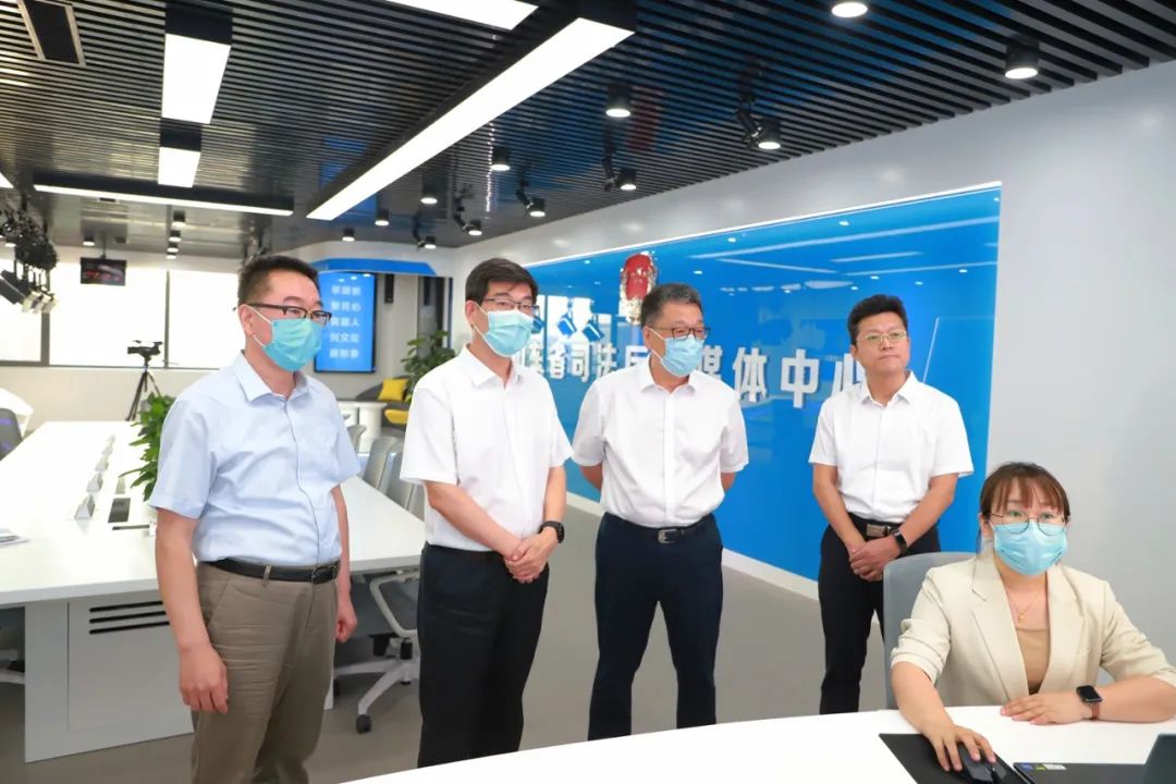 李猛到省政法单位调研指导工作