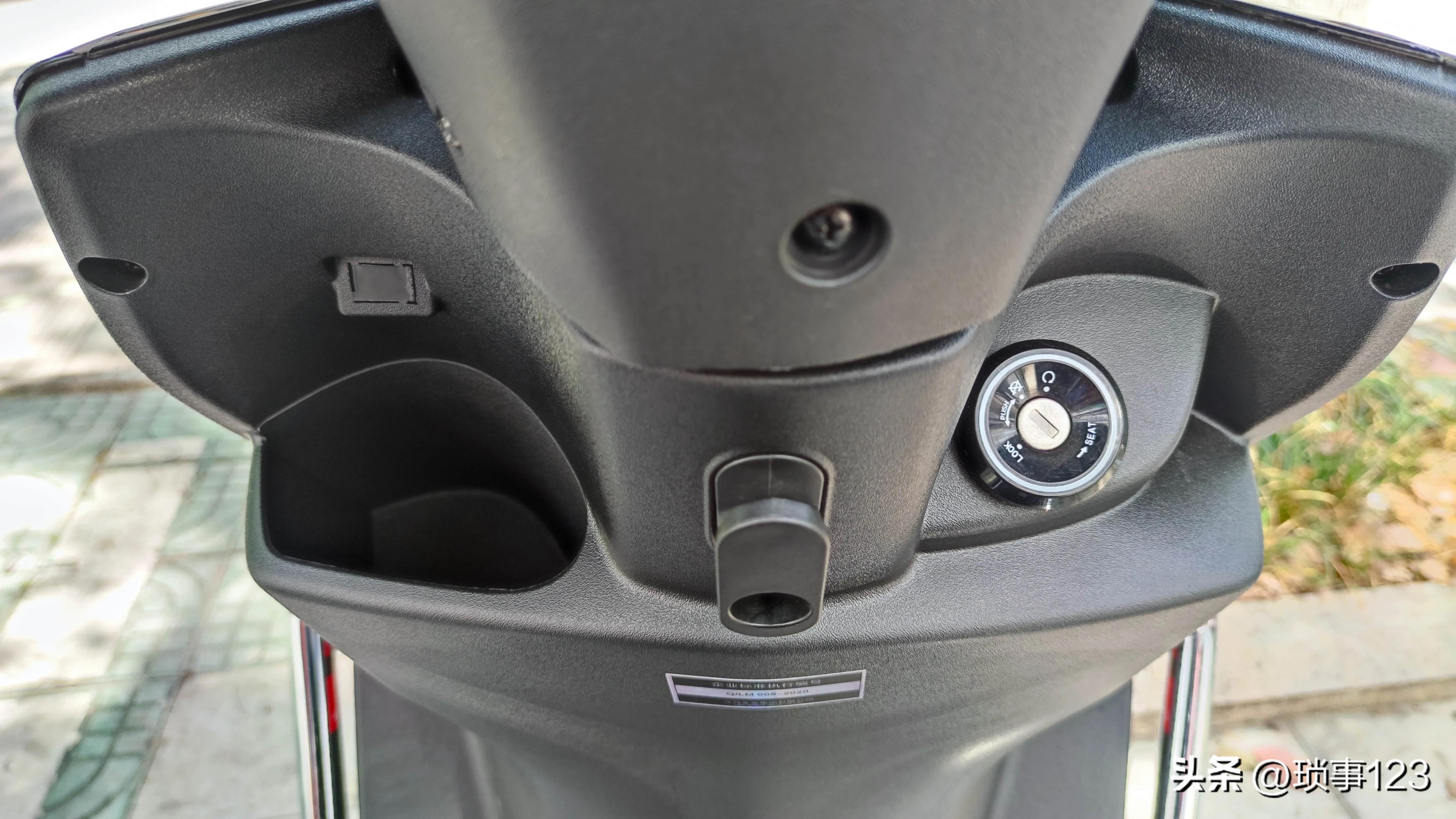 立馬電動摩托車（3850元入手，立馬極威（LM1500DT-10）電動摩托車靜態評測）