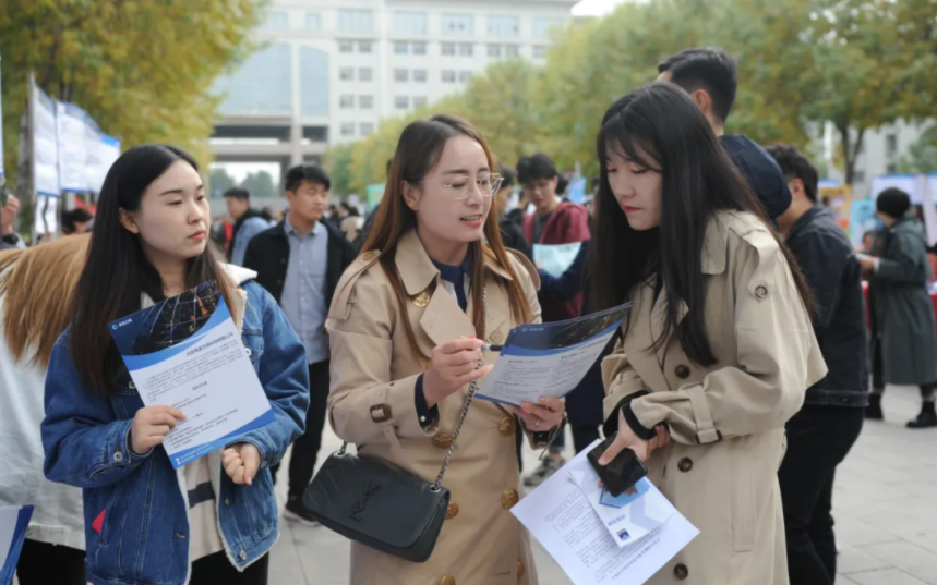 上过大学VS没上过大学的女生，区别不是一星半点，3张图给你答案