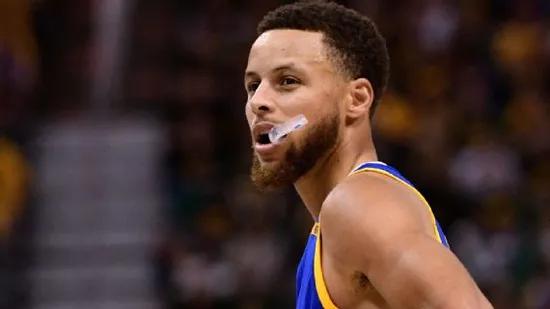 nba为什么会咬牙套（盘点NBA球星哪些标志性动作以及小怪癖，纳什喜欢摸鞋底再舔手指）