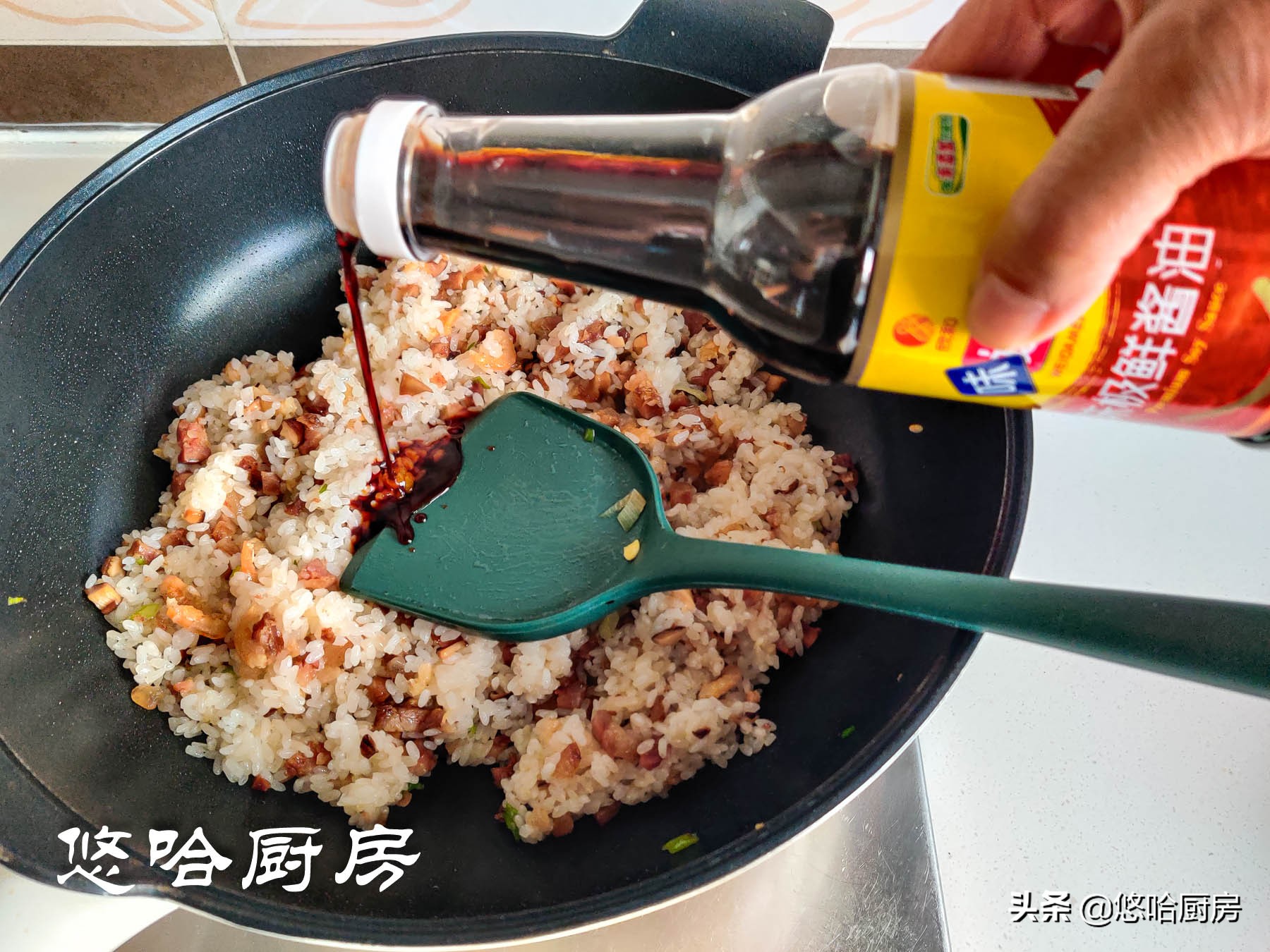 腊味飘香的季节，来一碗油润喷香的炒糯米饭吧，温暖你一整个冬天