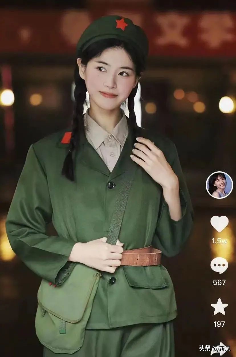 网红圈也出了个淡颜系美女！旧天台随便一拍她就火了？