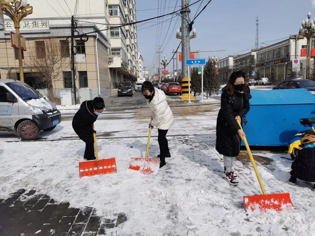 最美不是下雪天，而是他们奋战的身影