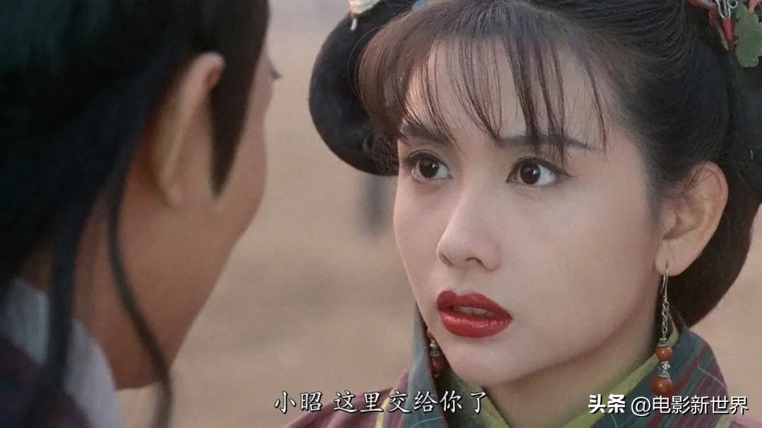 香港女生学校电影(1992年，正当红的晶女郎邱淑贞，为何要拍限制级影片《赤裸羔羊》)