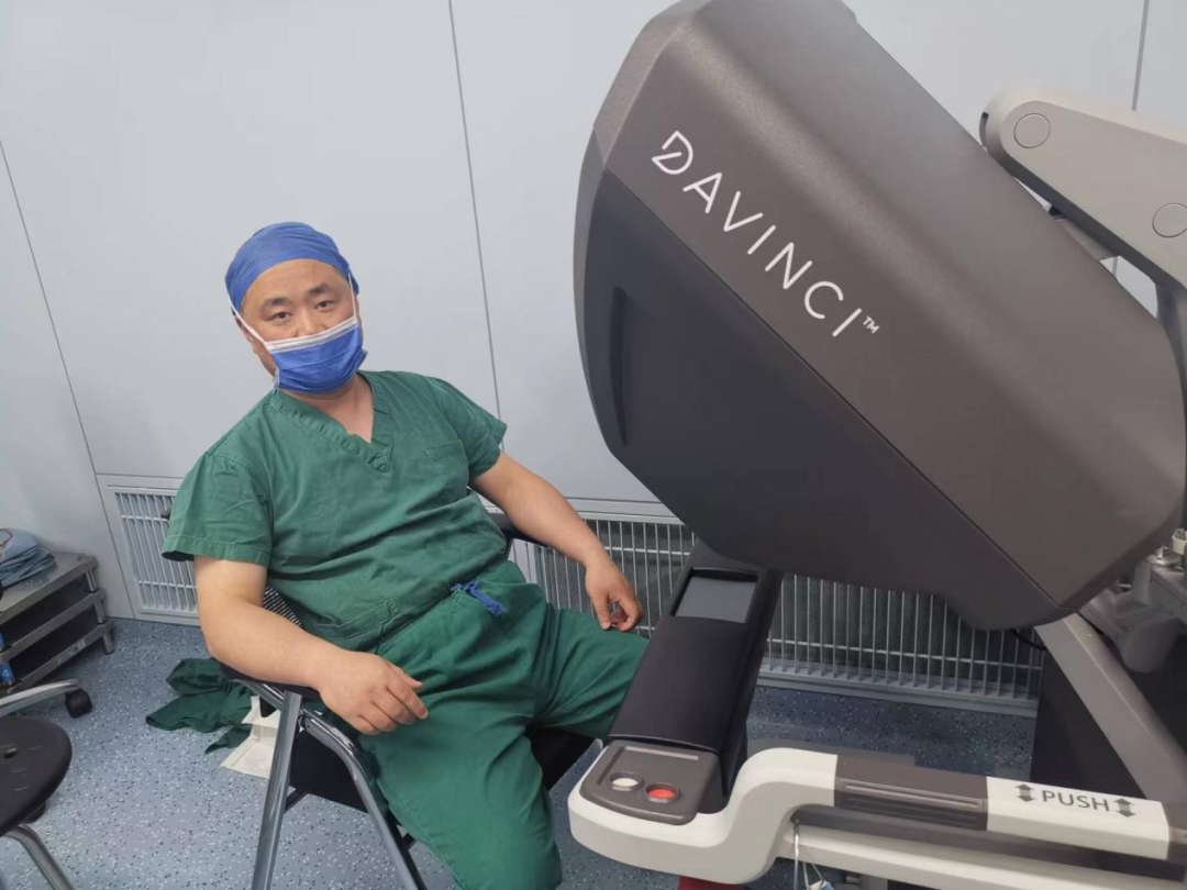 仁医新术| 江西省人民医院首创机器人腹腔镜下经腹膜外入路“三臂法”前列腺癌根治术