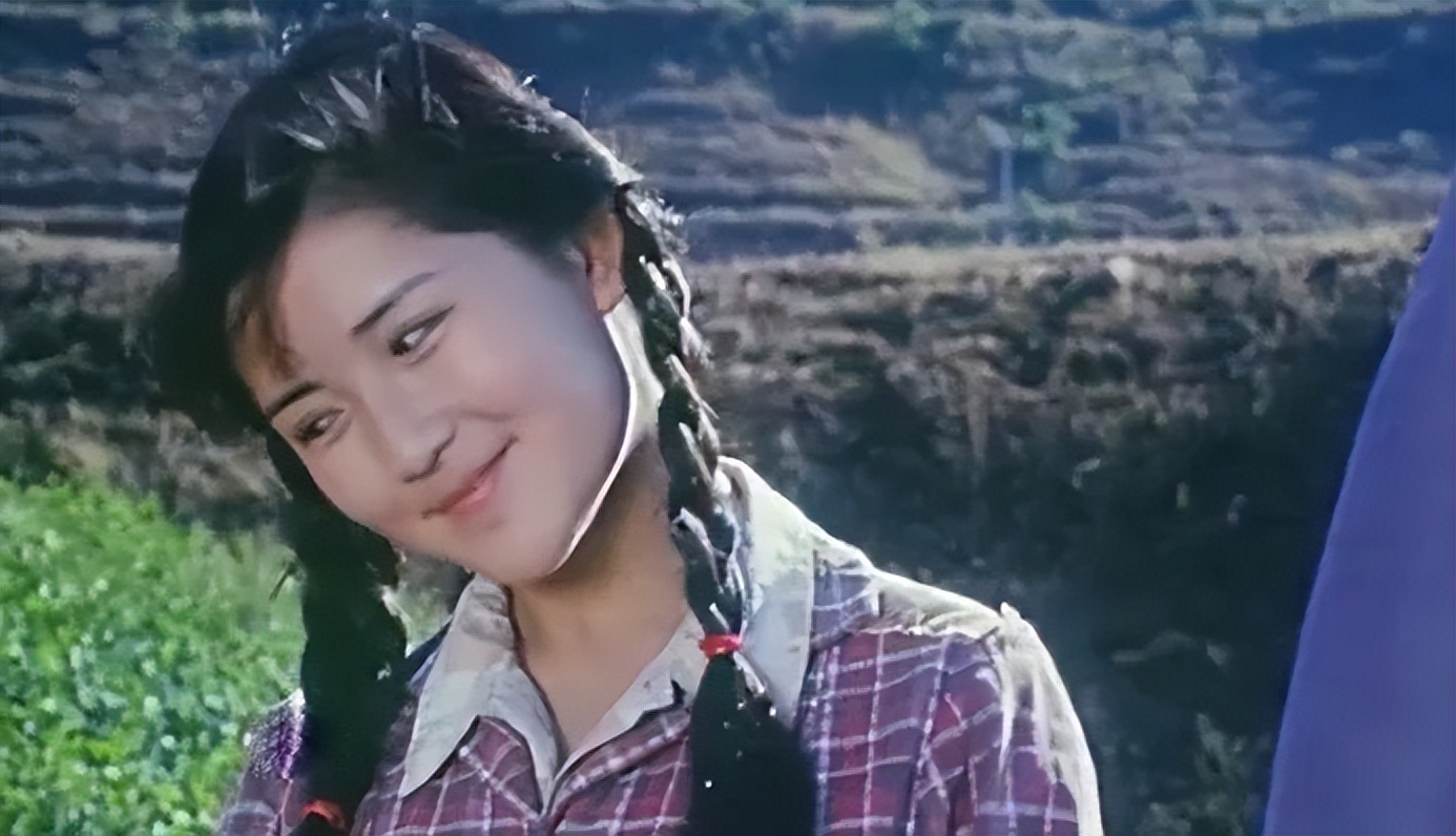 5位女星未成名前的样子，王艳告诉你啥才叫美，看到谢娜我笑了