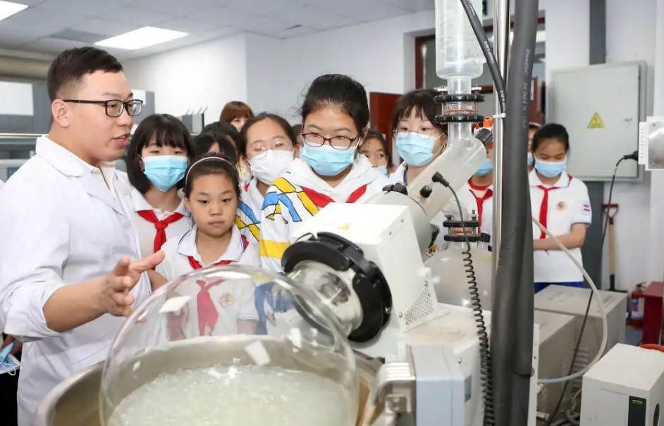 国内中医药大学排名出炉，广中医排名引争议，天中实至名归