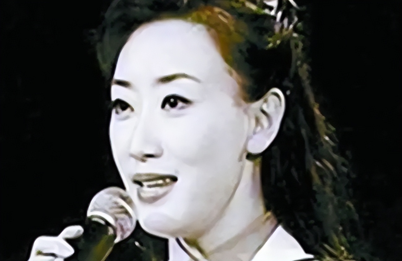 "貌美警花"王菲私吞上亿,升官自愿成公众玩物,与男友双双落网