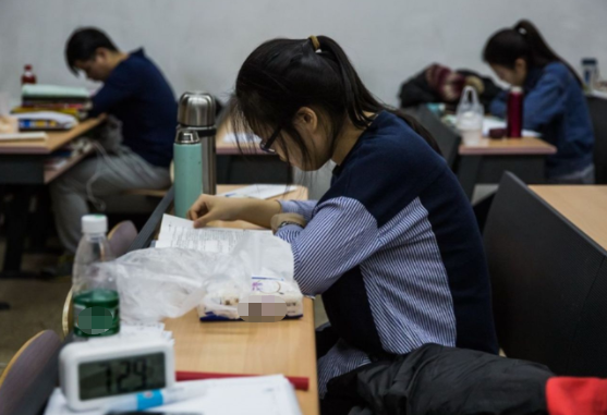 部分双一流大学放假时间已定，超长假期达76天，引打工人实名羡慕