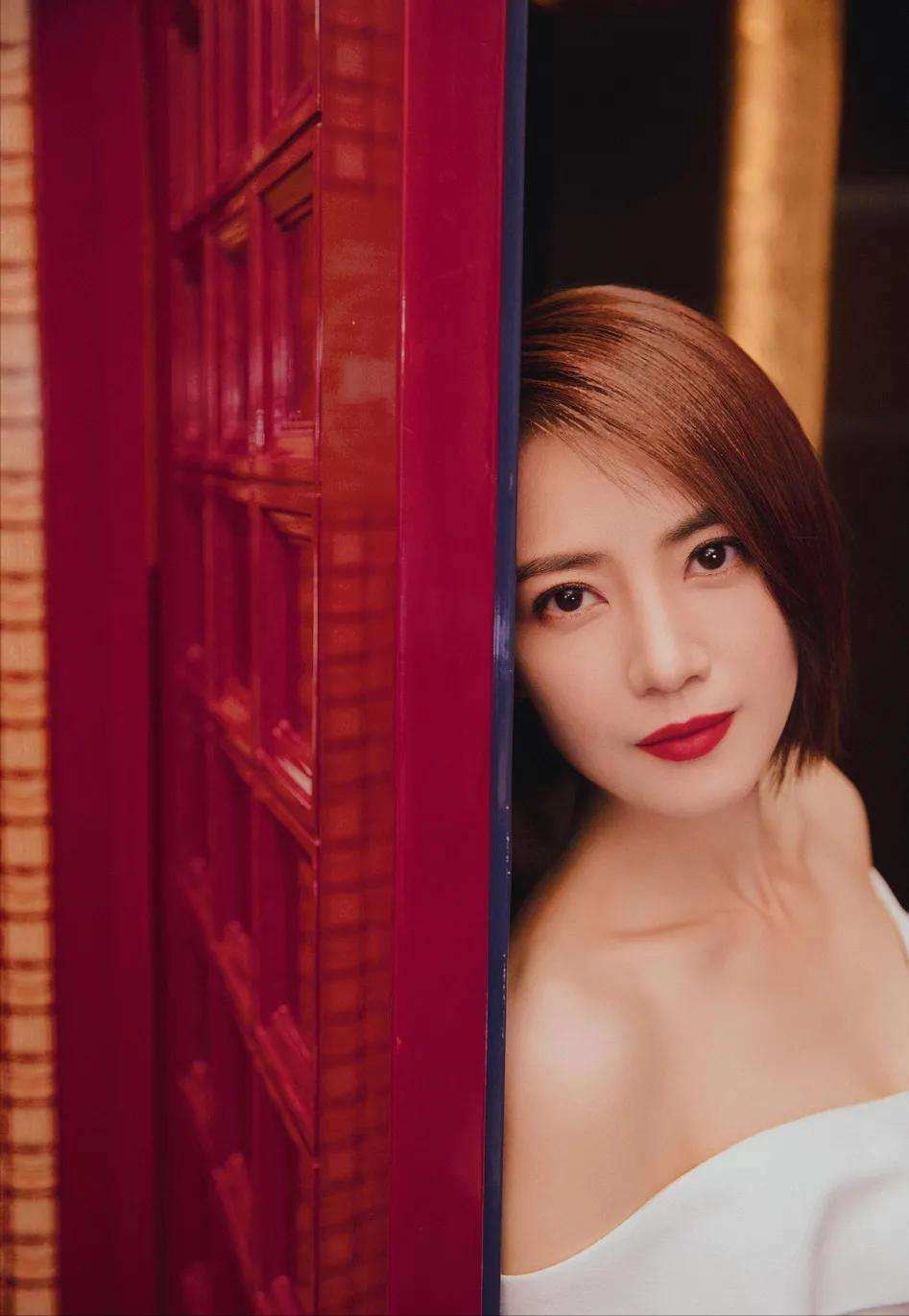 不愧是当年的国民女神高圆圆啊