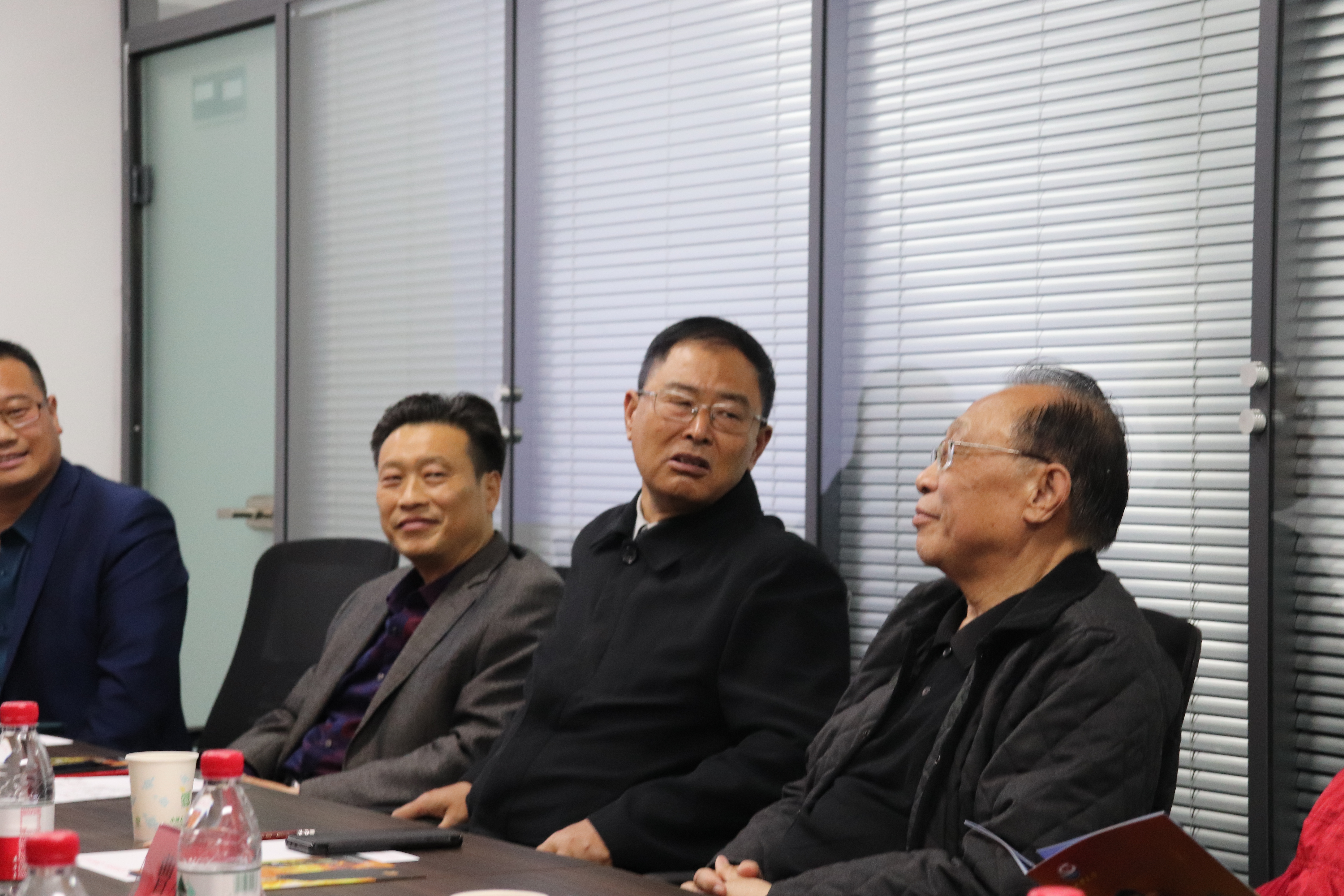 妒天香举办品牌发展研讨会·中臻酒业挂牌省品牌促进会副会长单位