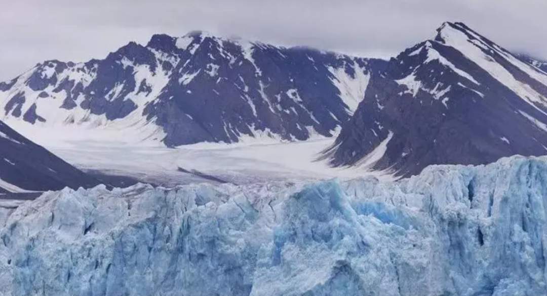 3����ǰ��һ�š���˿������Ƕ��ʯ���У��ҿ�һ��ʷǰ���۷�ʱ��