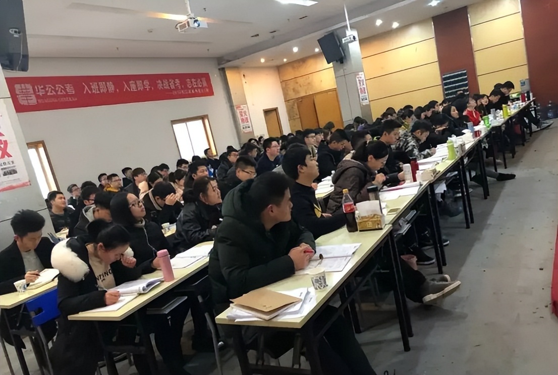 铁饭碗也分“三六九等”？有八大职业被看好，考上就像“捡到宝”