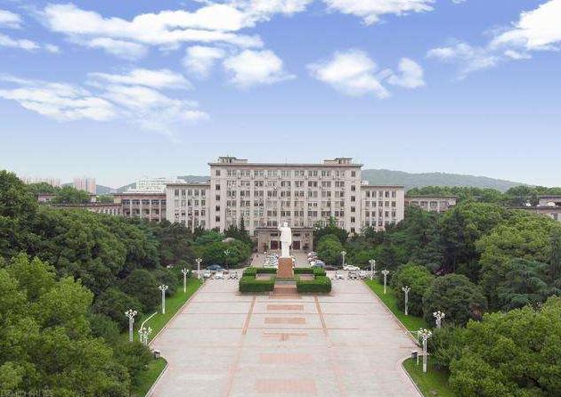 2022湖北高校排名出炉，华中大反超武大，华中师大倍感惋惜