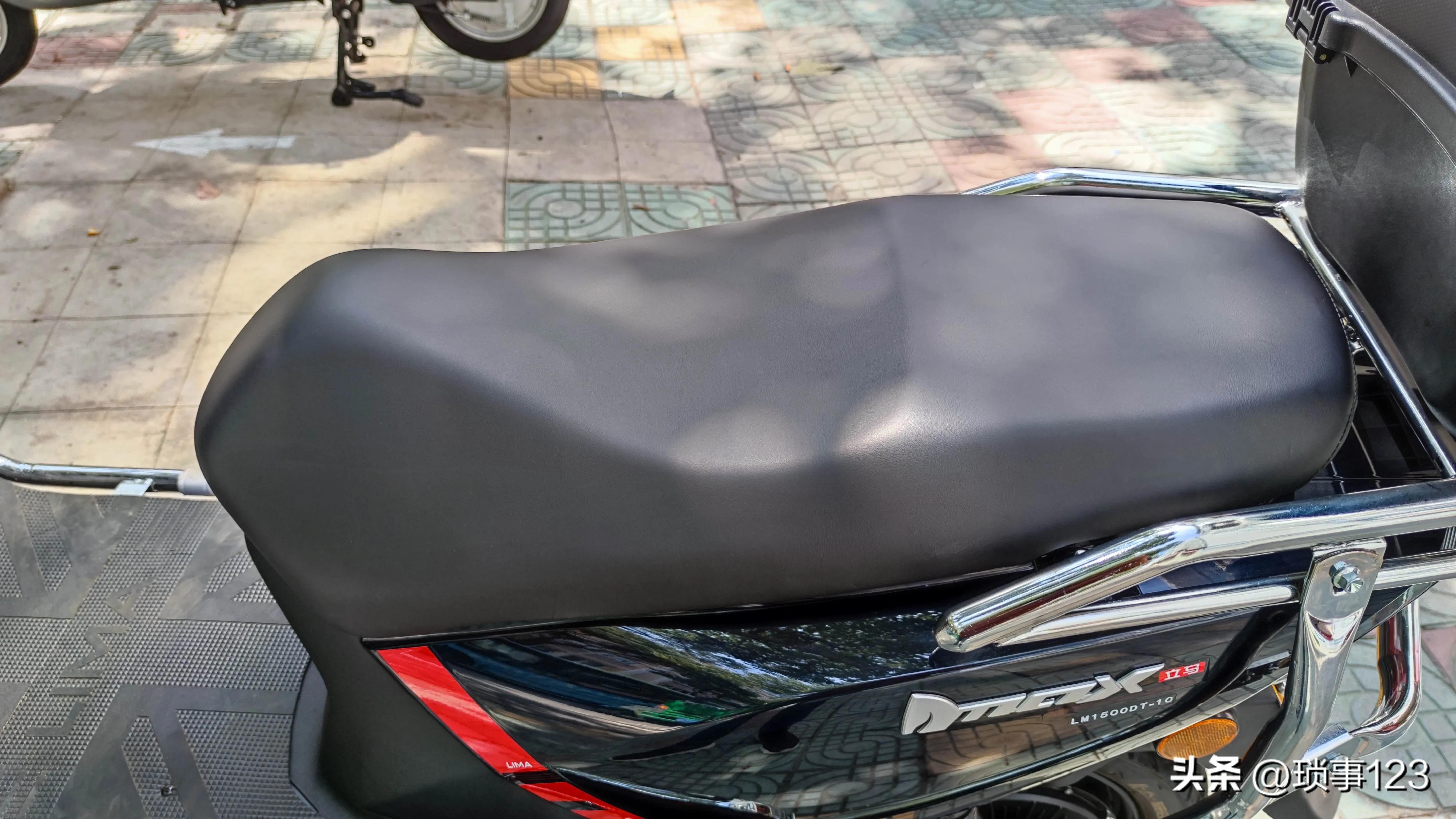 立馬電動摩托車（3850元入手，立馬極威（LM1500DT-10）電動摩托車靜態評測）