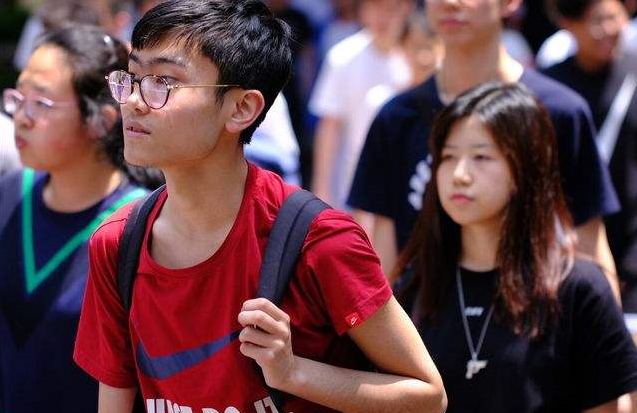 什么？天津高校的期末考试内容是画画，原材料使用的是微生物