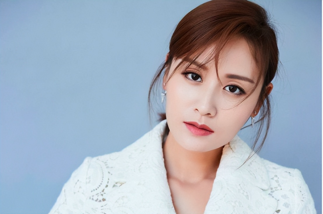 叶一茜出席世界杯活动(从"跳水王子"到"超级奶爸",田亮退役后,将